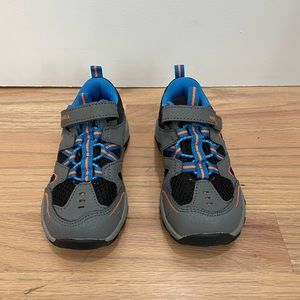 Merrell - kids 9.5 m - new never worn hiking shoes/ sneakers